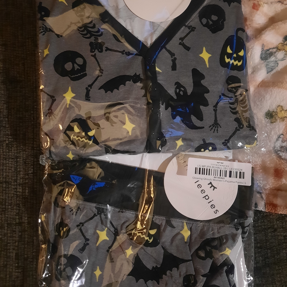 Gray Halloween Pajama Set with Skeleton and Bat Print